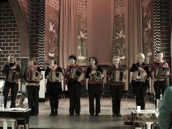 8 accordéonistes